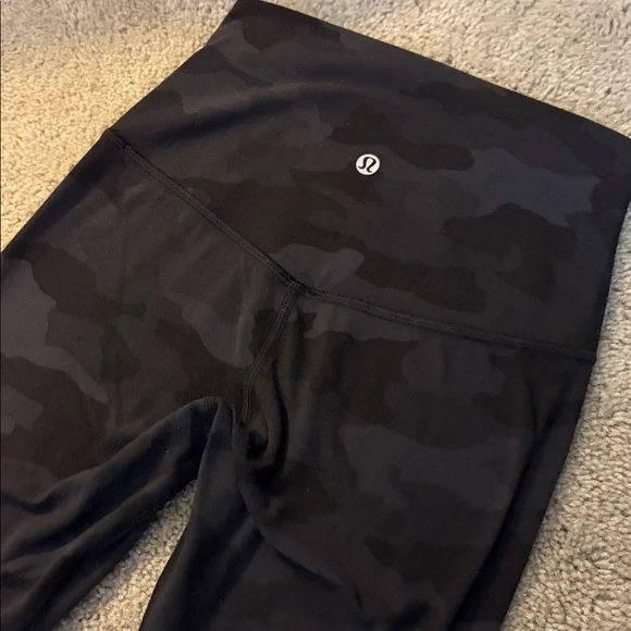 Lululemon High Rise Crop 23” - Picture 3 of 9